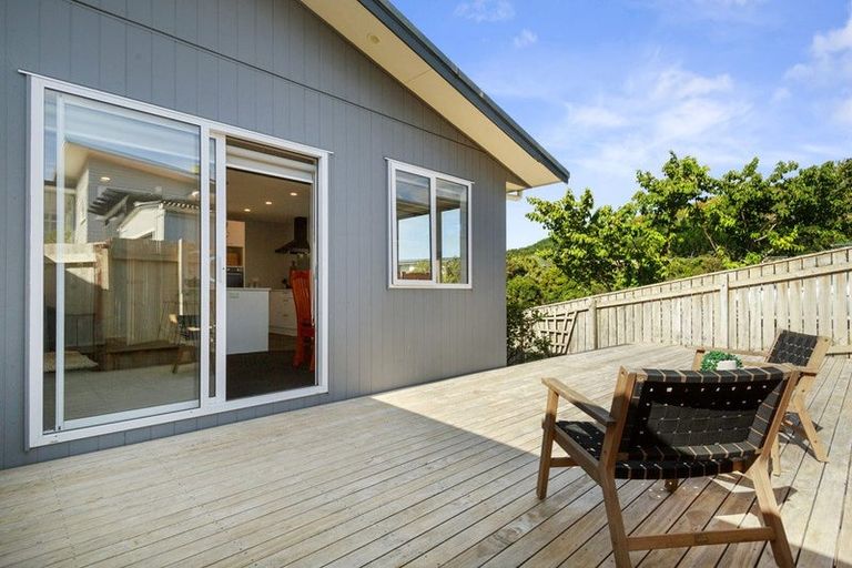 Photo of property in 2 Bell Street, Tawa, Wellington, 5028