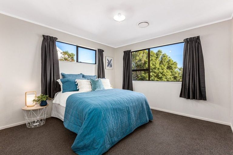 Photo of property in 11 Cleat Street, Whitby, Porirua, 5024