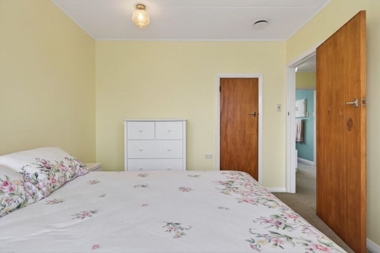 Photo of property in 28 Birmingham Street, Takaro, Palmerston North, 4412