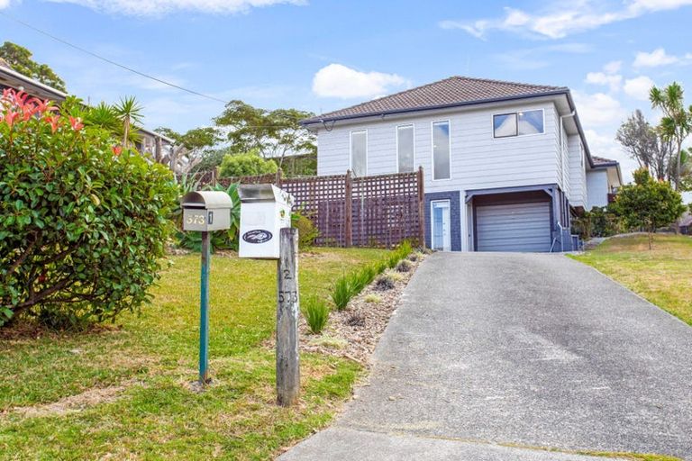 Photo of property in 1/573 Beach Road, Murrays Bay, Auckland, 0630