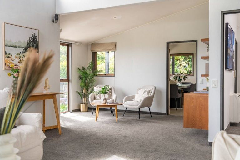 Photo of property in 6 The Track, Plimmerton, Porirua, 5026