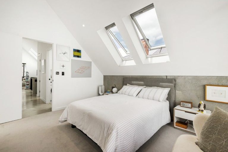Photo of property in 81 Queen Street, Northcote Point, Auckland, 0627