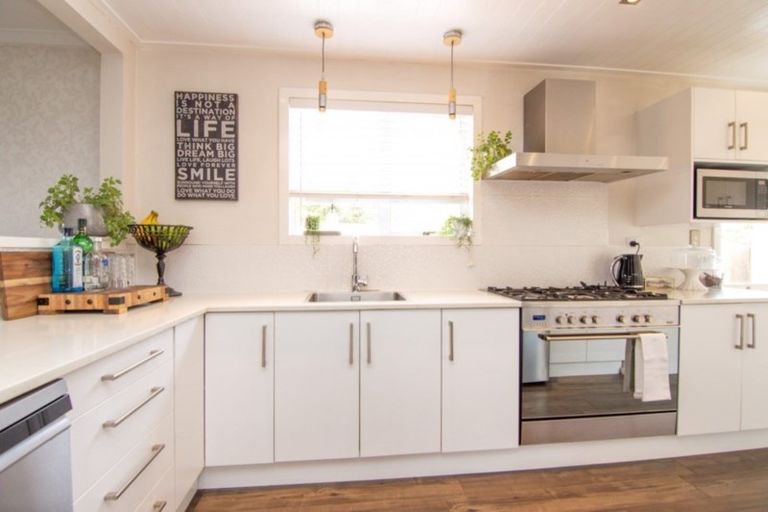 Photo of property in 12 Hunter Street, Milson, Palmerston North, 4414