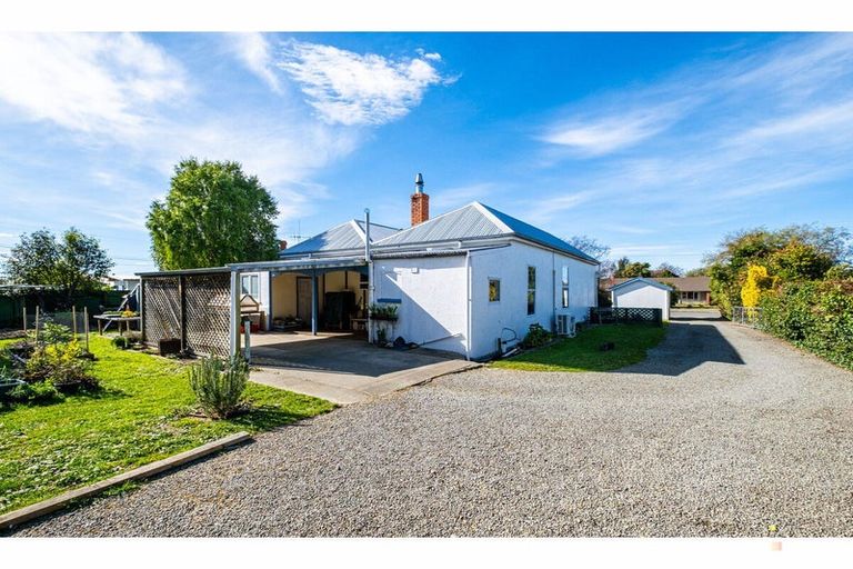 Photo of property in 2 Point Bush Road, Waimate, 7924
