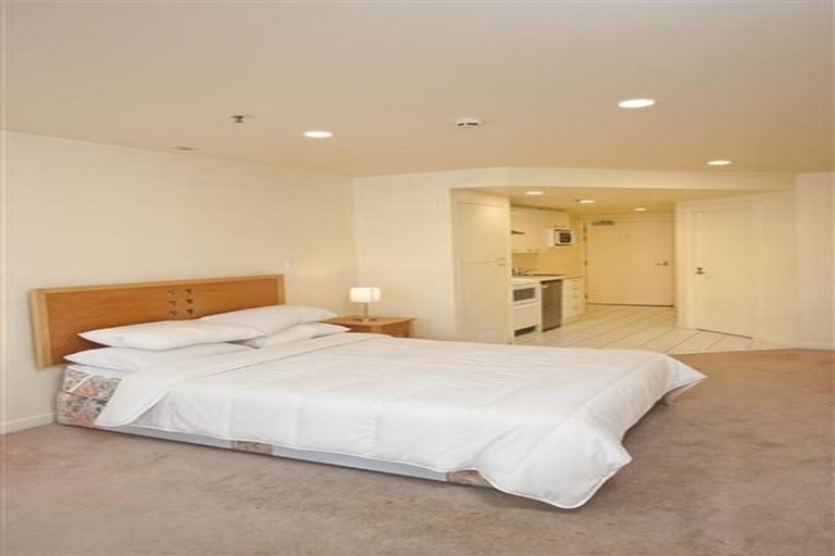 Photo of property in Terrace Heights Apartments, 2d/163 The Terrace, Wellington Central, Wellington, 6011