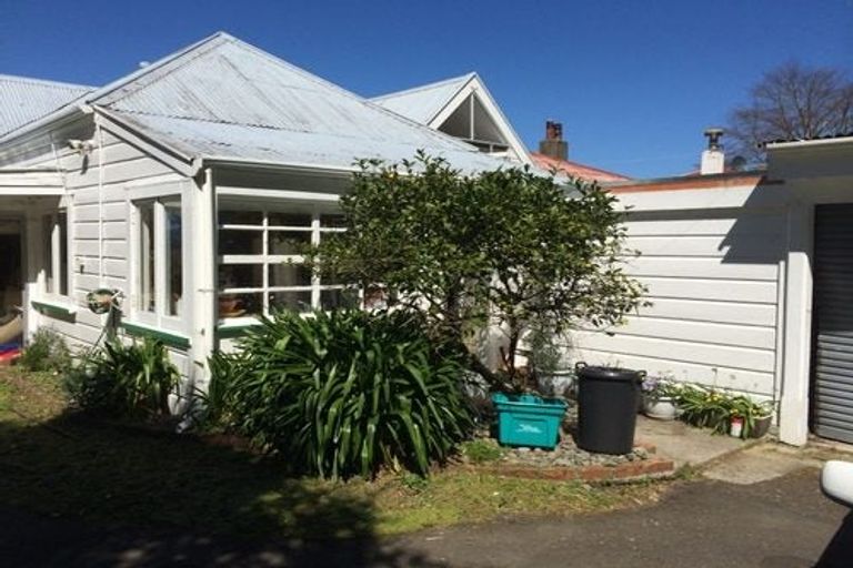 Photo of property in 43 Patanga Crescent, Thorndon, Wellington, 6011