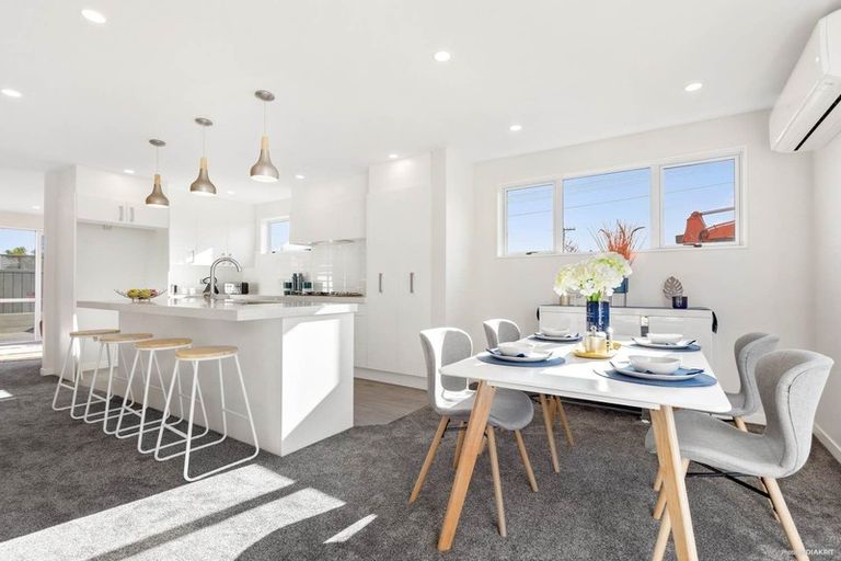 Photo of property in 4 Crieff Place, Te Atatu Peninsula, Auckland, 0610