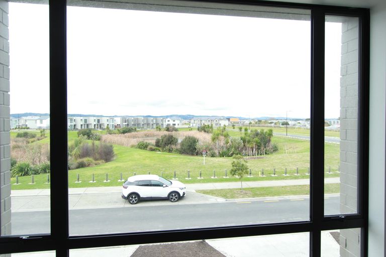 Photo of property in 7 Karokaro Road, Takanini, 2112