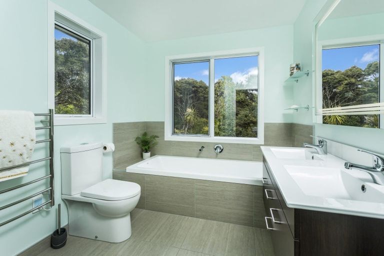 Photo of property in 339a Glenvar Road, Long Bay, Auckland, 0630