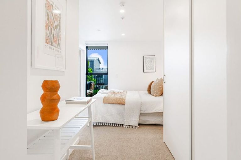 Photo of property in 7/165 Hobsonville Point Road, Hobsonville, Auckland, 0616