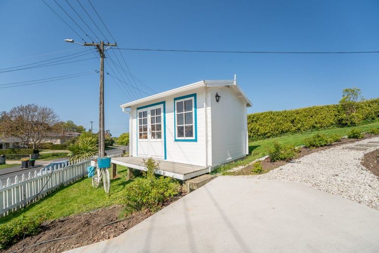 Photo of property in 17 Beach Street, Waikouaiti, 9510