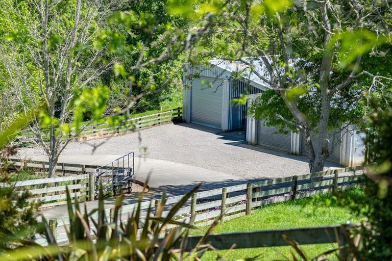 Photo of property in 103 Awa Road, Kumeu, 0891