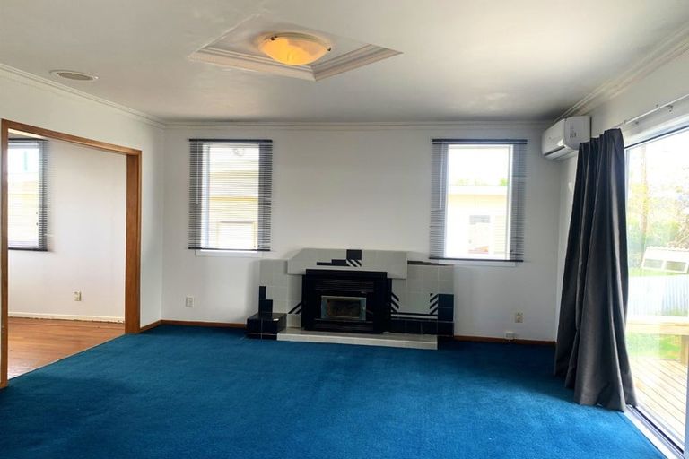 Photo of property in 1/204 Sturges Road, Henderson, Auckland, 0612