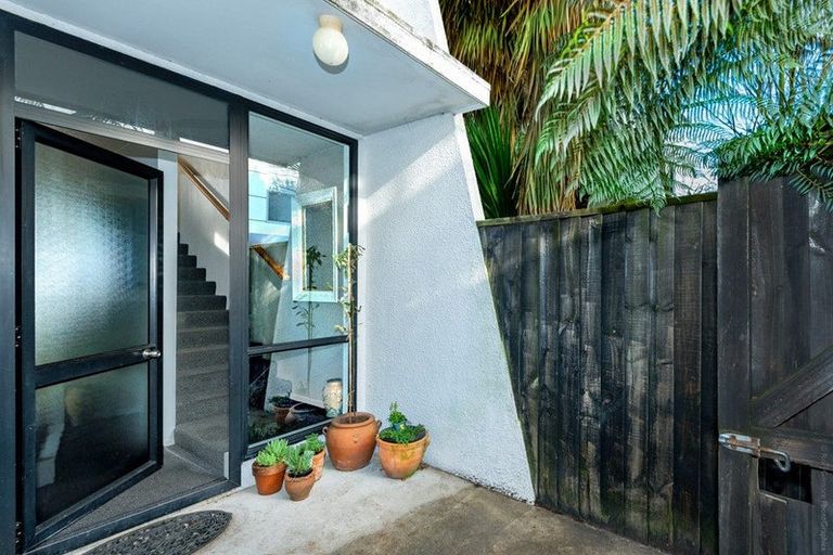 Photo of property in 2/88 Antigua Street, Addington, Christchurch, 8024