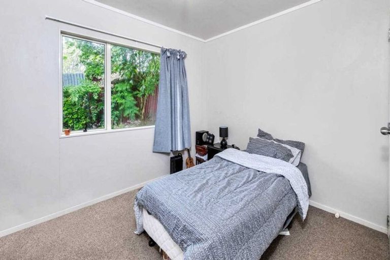 Photo of property in 15 Universal Drive, Henderson, Auckland, 0610