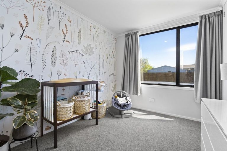 Photo of property in 279 Shakespeare Street, Leamington, Cambridge, 3432