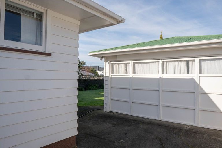 Photo of property in 1 Coddington Crescent, Masterton, 5810