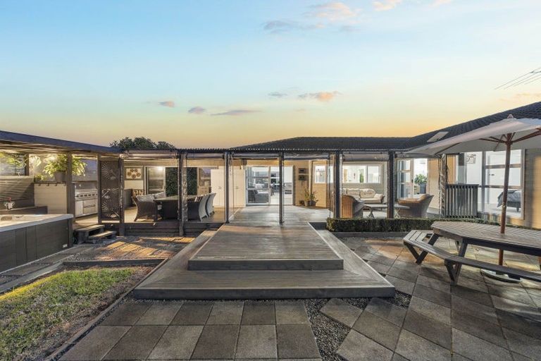 Photo of property in 968a Waiuku Road, Waiuku, 2681