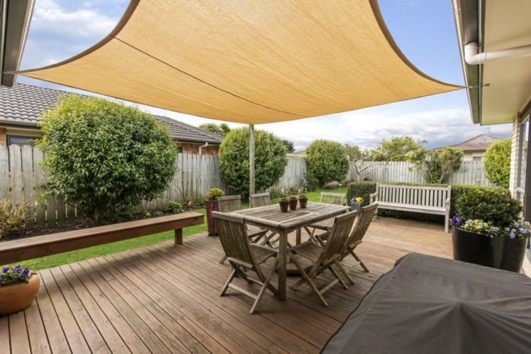 Photo of property in 15 Wroxton Place, Waiuku, 2123