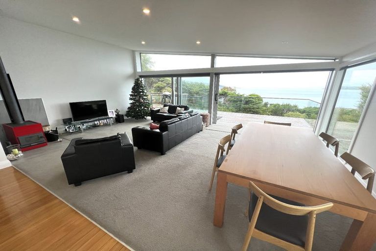 Photo of property in 14 Roys Road, Plimmerton, Porirua, 5026