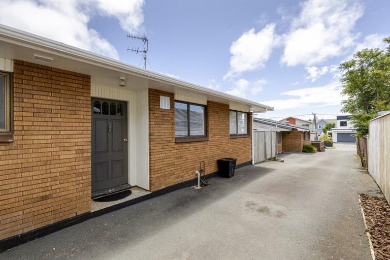 Photo of property in 2/21 Fulford Street, New Plymouth, 4310