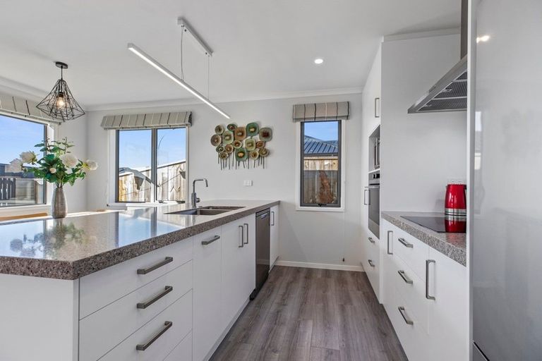 Photo of property in 184 Te Okuroa Drive, Papamoa, 3118