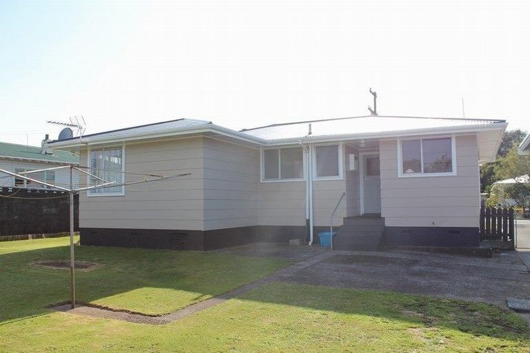 Photo of property in 143 Miranda Street, Stratford, 4332