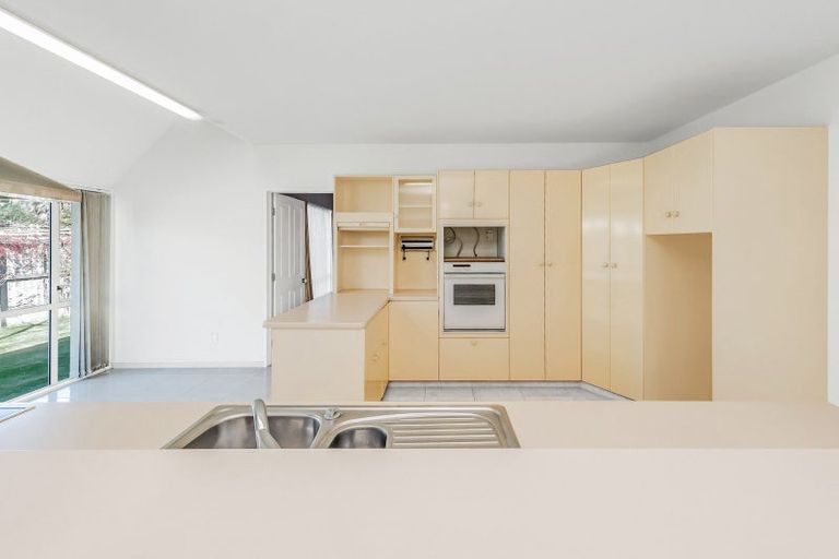 Photo of property in 12 Eversleigh Street, St Albans, Christchurch, 8014