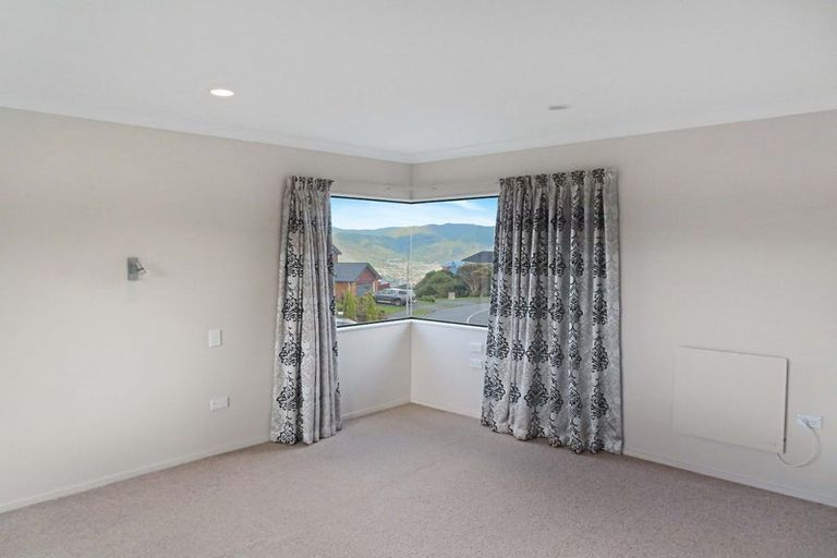 Photo of property in 122 Redvers Drive, Belmont, Lower Hutt, 5010