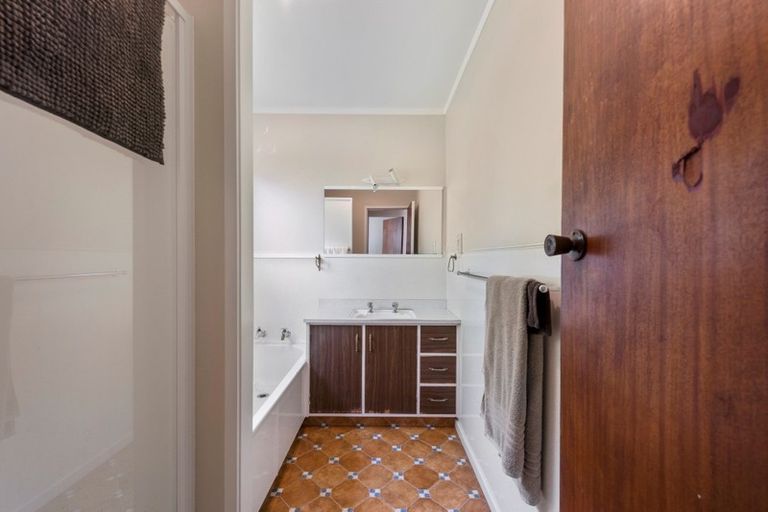 Photo of property in 25 Bellevue Road, Brookfield, Tauranga, 3110