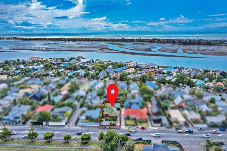 Photo of property in 53 Main Road, Redcliffs, Christchurch, 8081
