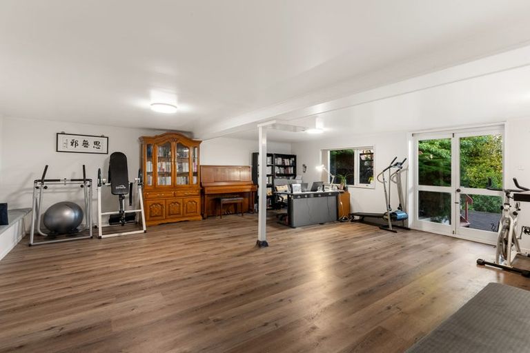 Photo of property in 6 Chelsea View Drive, Chatswood, Auckland, 0626