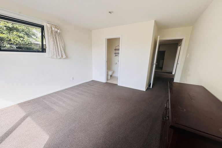 Photo of property in 17 Nortons Road, Avonhead, Christchurch, 8042