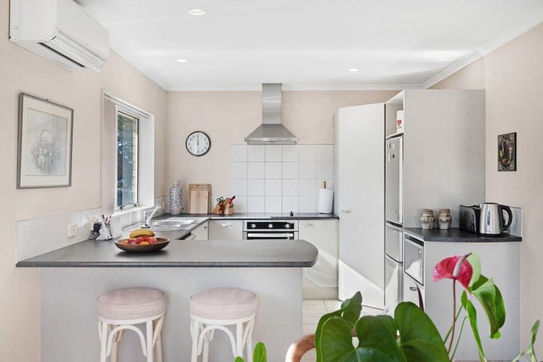 Photo of property in 10 Kilbaha Close, East Tamaki, Auckland, 2013