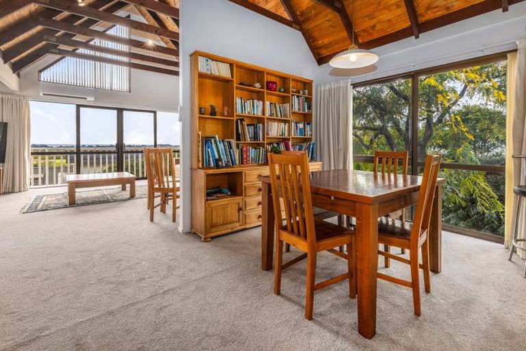 Photo of property in 134 Winara Avenue, Waikanae, 5036