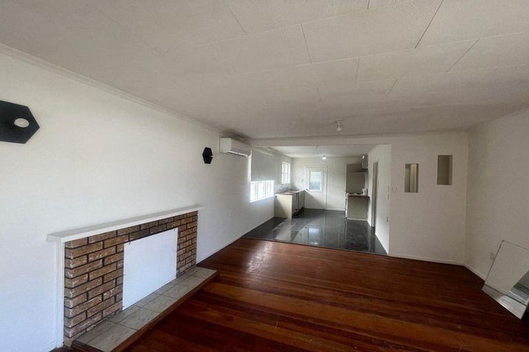 Photo of property in 92 Portage Road, New Lynn, Auckland, 0600