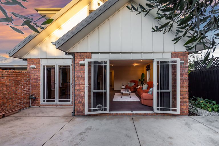 Photo of property in 11a Galway Avenue, Bryndwr, Christchurch, 8052