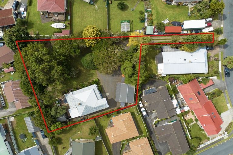 Photo of property in 13 Norfolk Rise, Waiuku, 2123