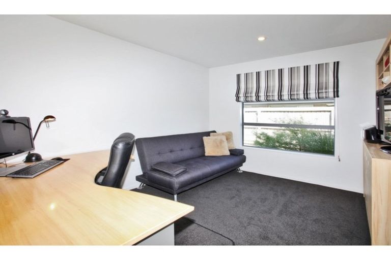 Photo of property in 5 Constance Place, Aidanfield, Christchurch, 8025