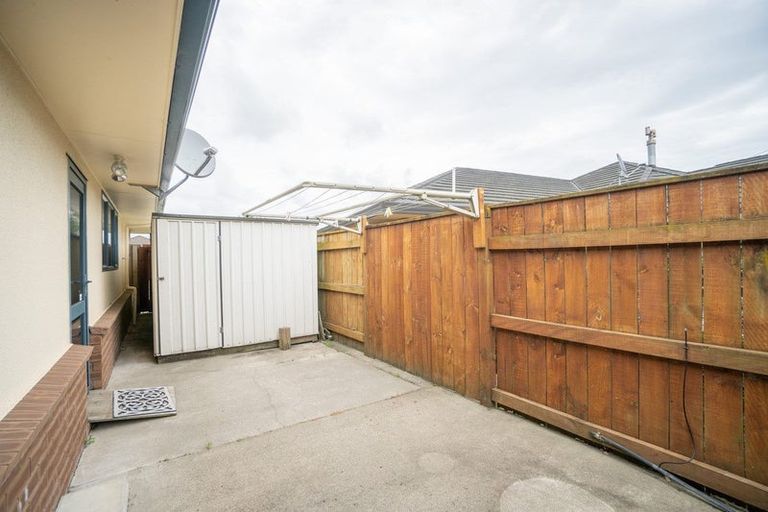 Photo of property in 64 Royal Oak Drive, Kelvin Grove, Palmerston North, 4414