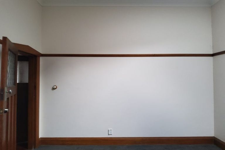 Photo of property in 64 Hawker Street, Mount Victoria, Wellington, 6011