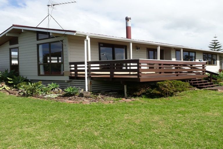 Photo of property in 118 Racecourse Road, Waiuku, 2123
