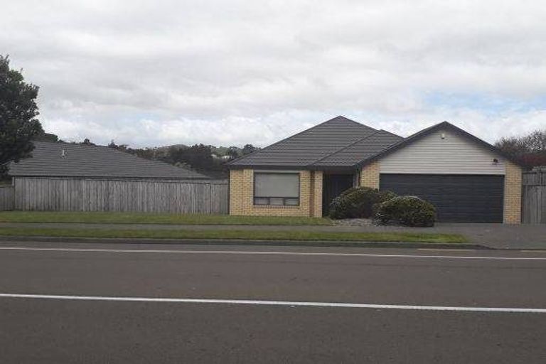 Photo of property in 3 Aotea Drive, Aotea, Porirua, 5024