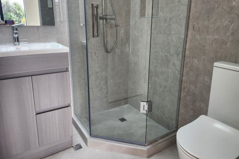 Photo of property in 93 Hutchinsons Road, Bucklands Beach, Auckland, 2014