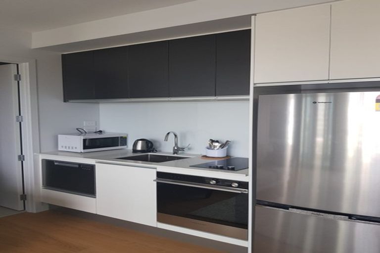 Photo of property in Frank Sargeson Apts, 404/74 Anzac Street, Takapuna, Auckland, 0622