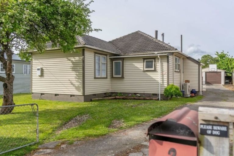 Photo of property in 2 Kent Street, Carterton, 5713