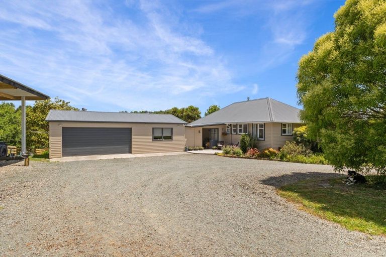 Photo of property in 306 Oneriri Road, Kaiwaka, 0573