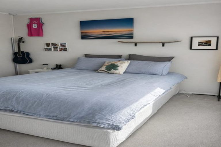 Photo of property in 33 Agincourt Street, Glenfield, Auckland, 0629