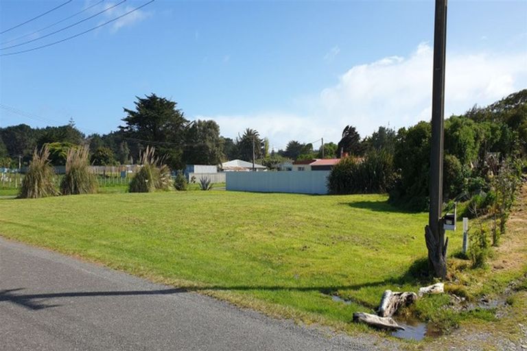 Photo of property in 7 Pariri Street, Hokio Beach, Levin, 5571