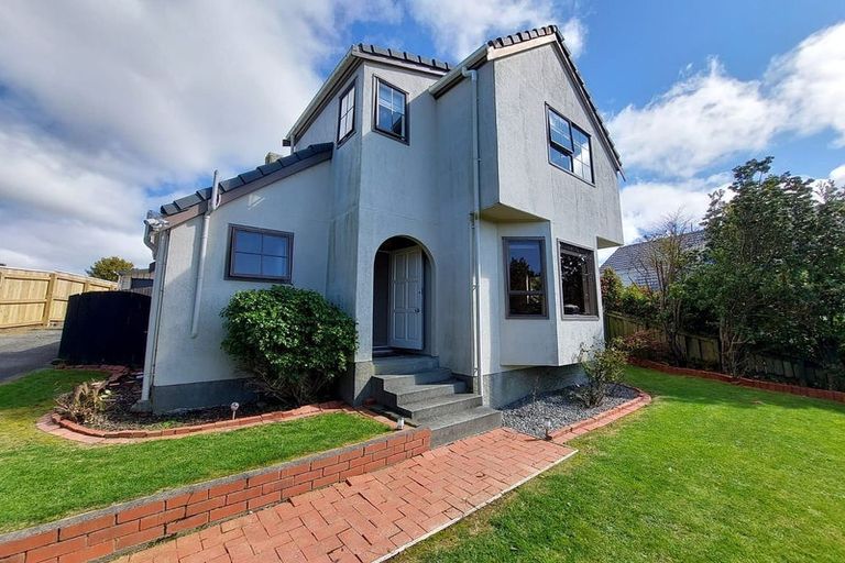 Photo of property in 17 Mallard Grove, Churton Park, Wellington, 6037